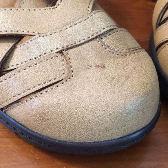 Easy Street Comfort Shoes - Women's Size 6 - Preowned, Excellent Condition - Picture 5 of 10